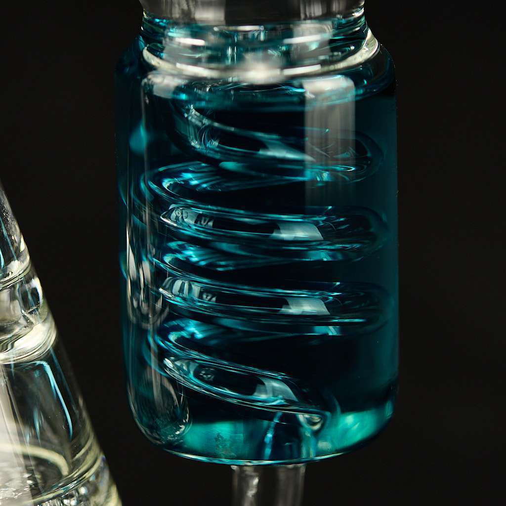 Bong cristal Oiler 21cm Thug Life Cónico líquido refrigerante azul