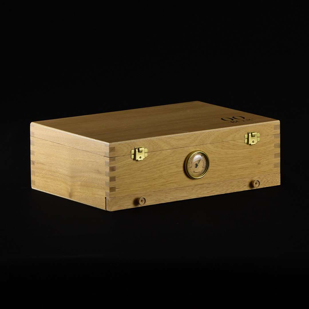Caja de curado de cedro rojo de 00 Box - Mediana (22x32x10,6cm)