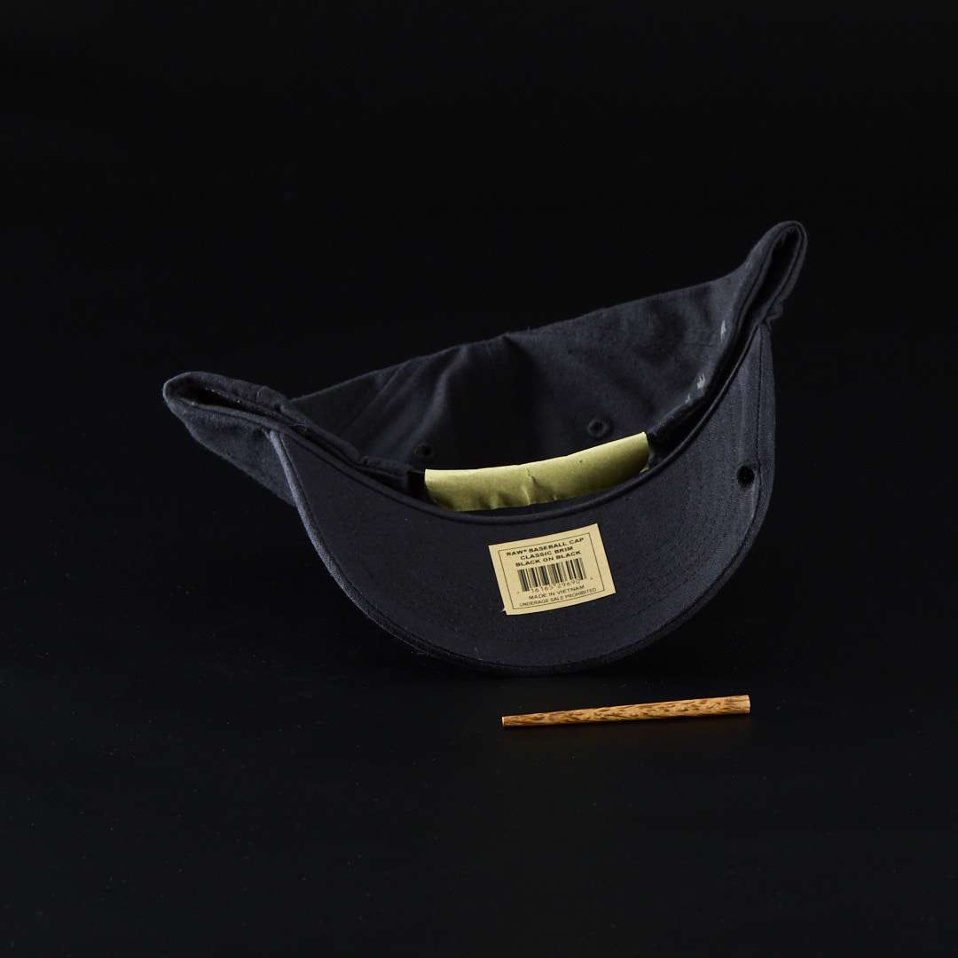 Gorra de Raw Black con logo Negro