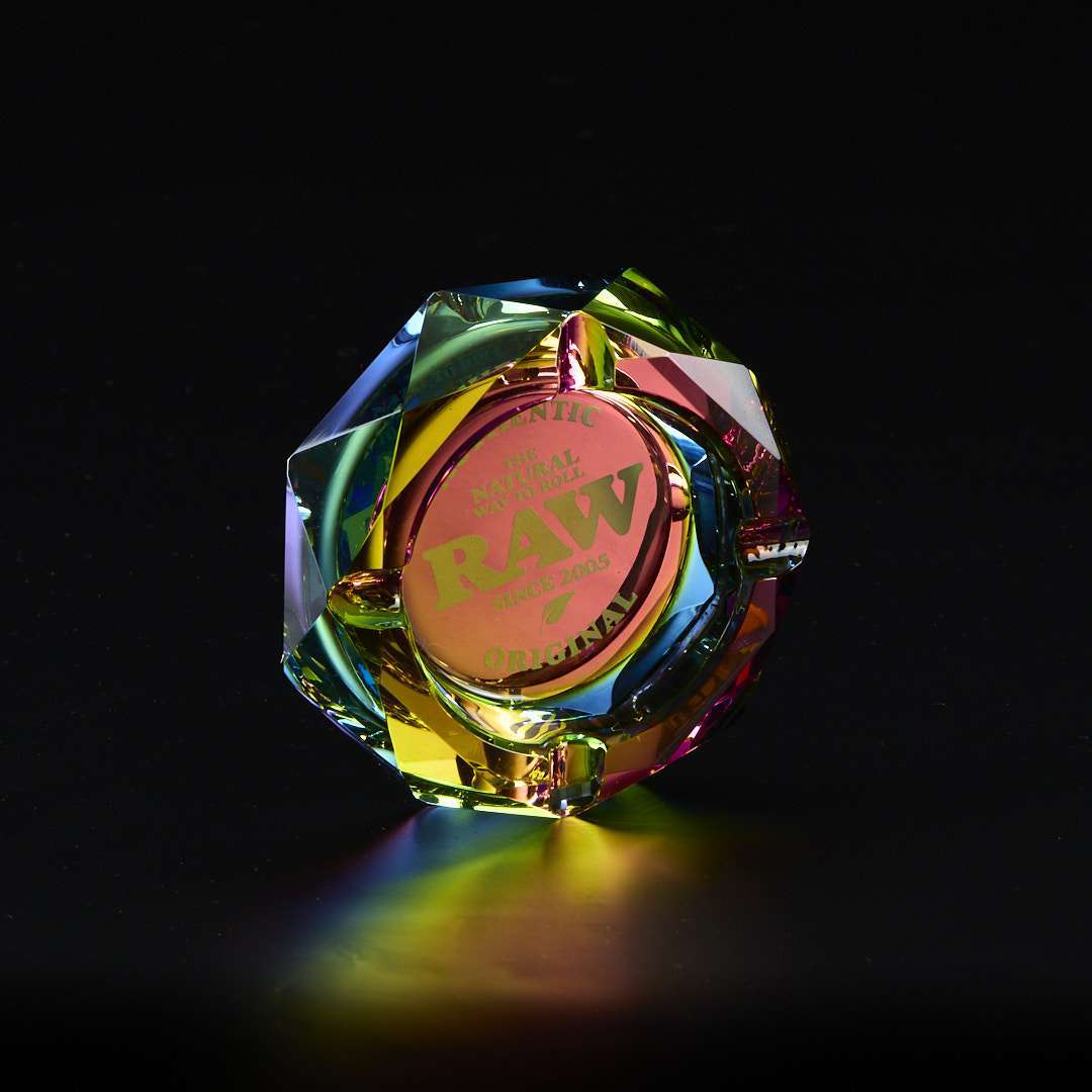 Cenicero de cristal Raw Rainbow tornasol - Imagen 3