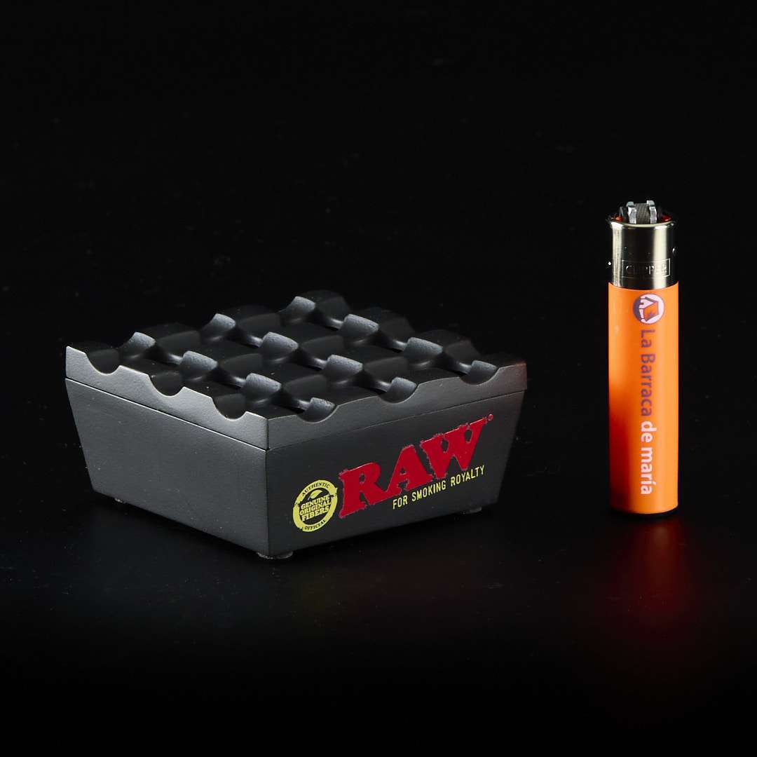 Cenicero de metal Raw Regal negro - Imagen 2