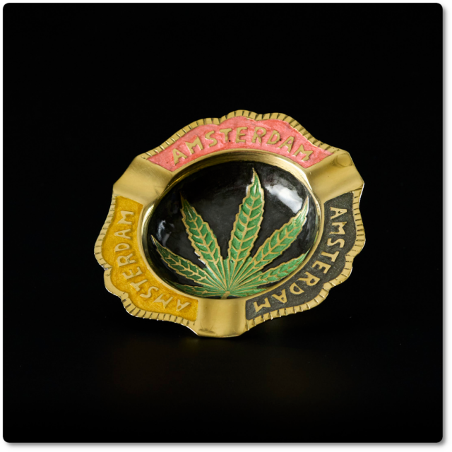 Cenicero de metal Hoja Esmaltada 11cm