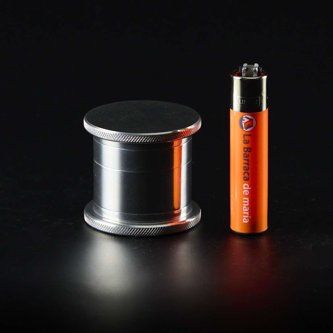 Grinder de metal Liso con clavos
