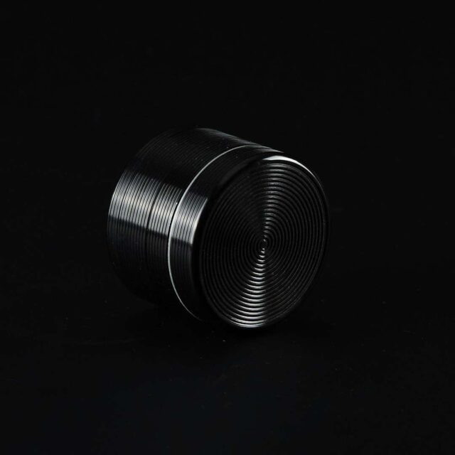 Grinder de metal Estriado 50mm 4 partes