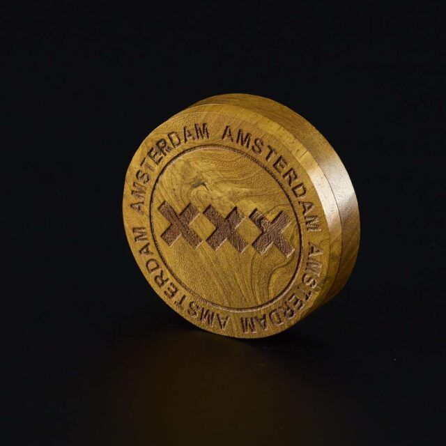 Grinder de madera Logo tallado 75mm XXX