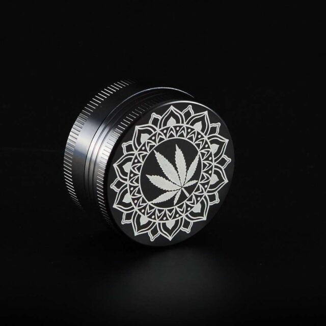 Grinder de metal Hoja con mándala