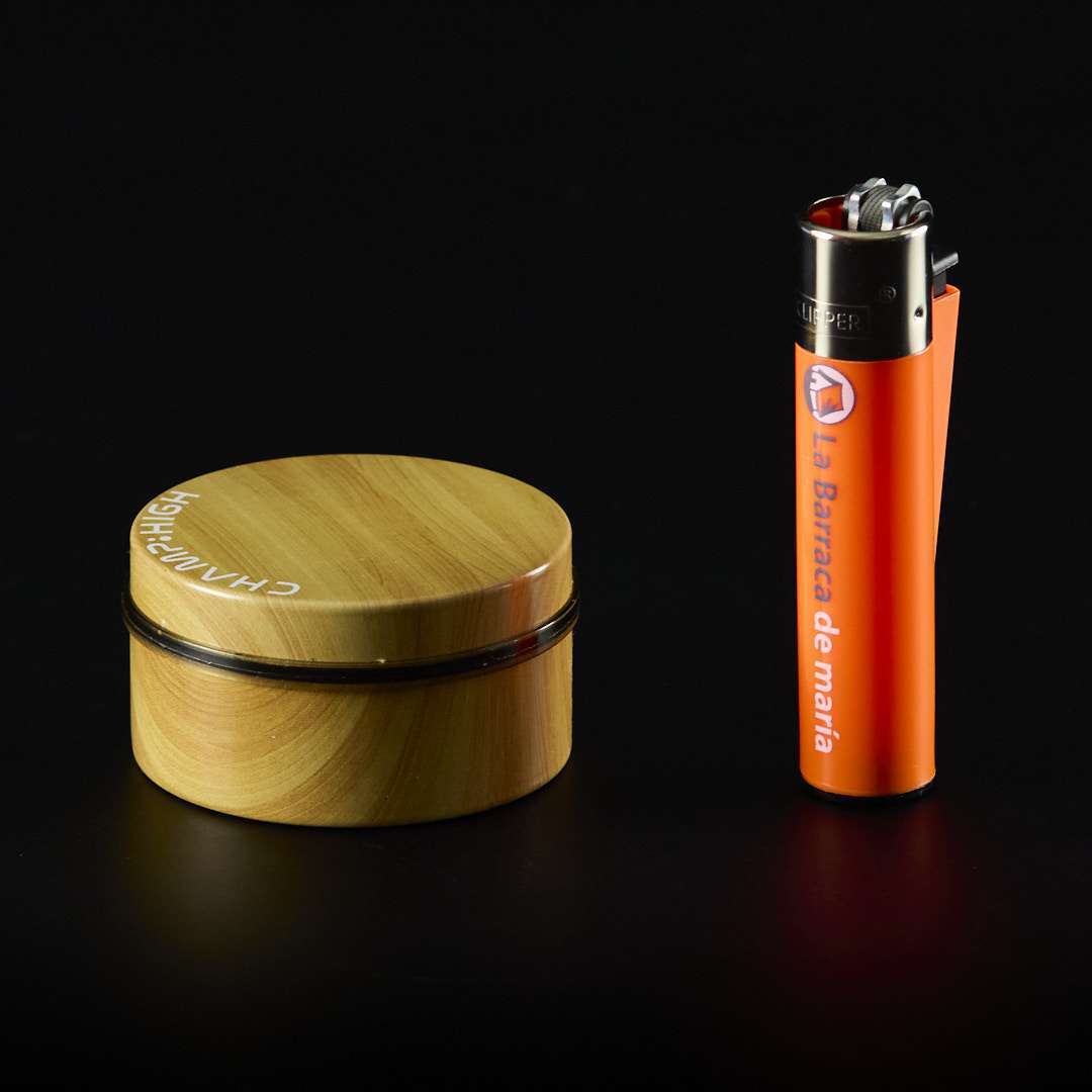 Grinder de plástico Acabado en madera Haya