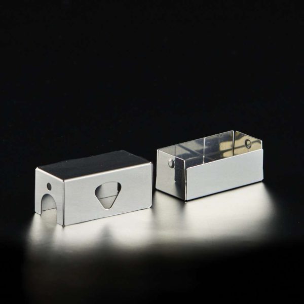Funda de metal para rollo de papel