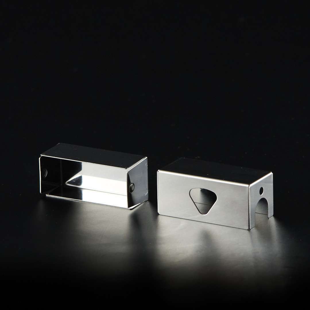 Funda de metal para rollo de papel