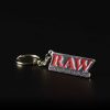 Llavero de metal Raw Logo
