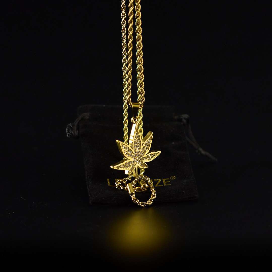 Colgante con cadena gruesa Hoja Brillante