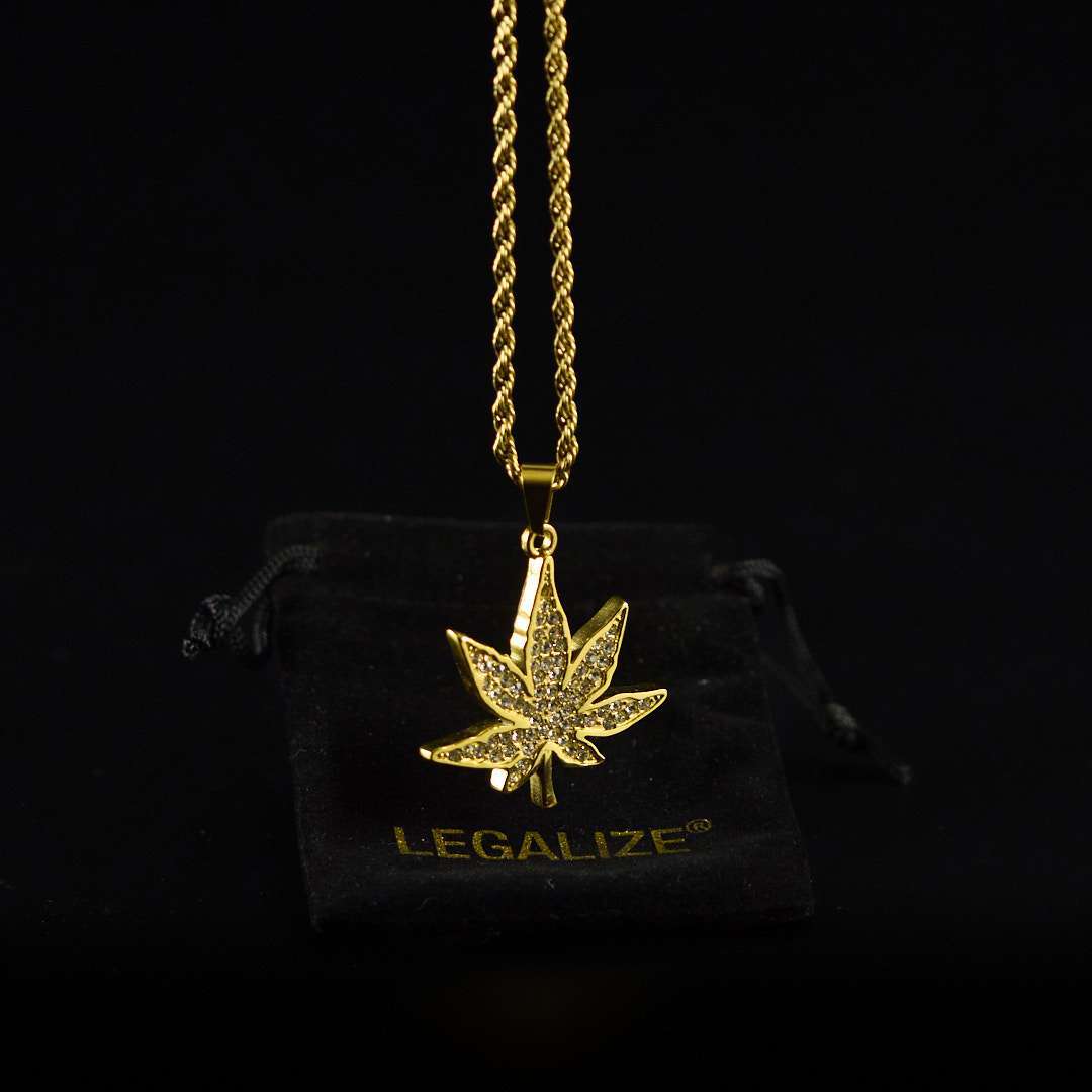 Colgante con cadena gruesa Hoja Brillante