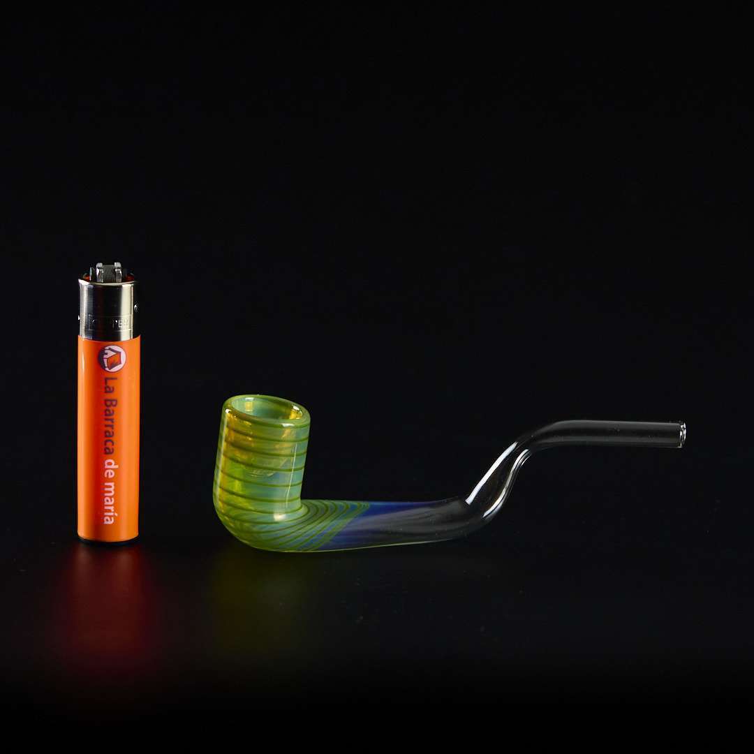 Pipa de cristal 13cm Pipa clásica curva con cazoleta colorada
