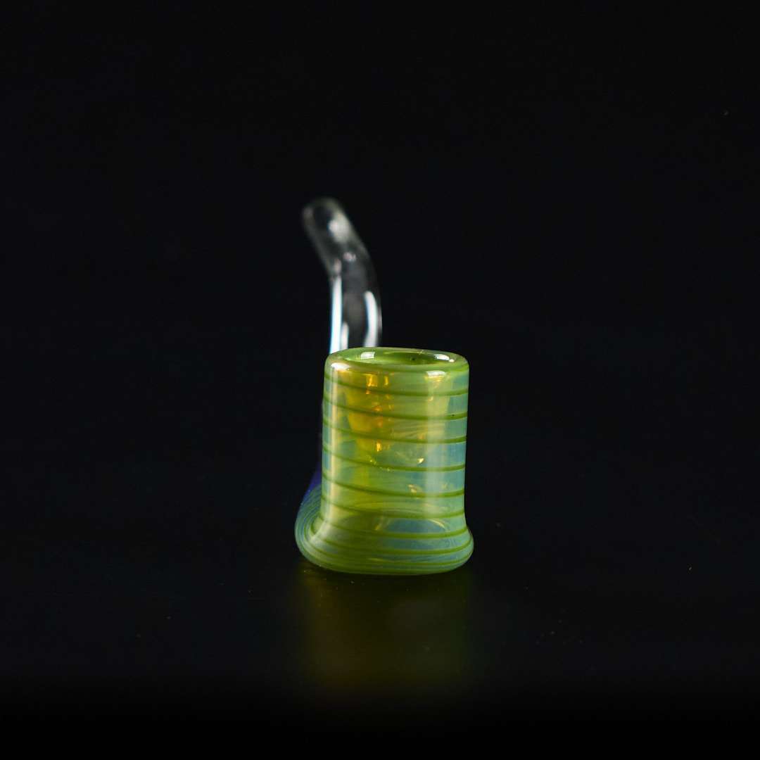 Pipa de cristal 13cm Pipa clásica curva con cazoleta colorada