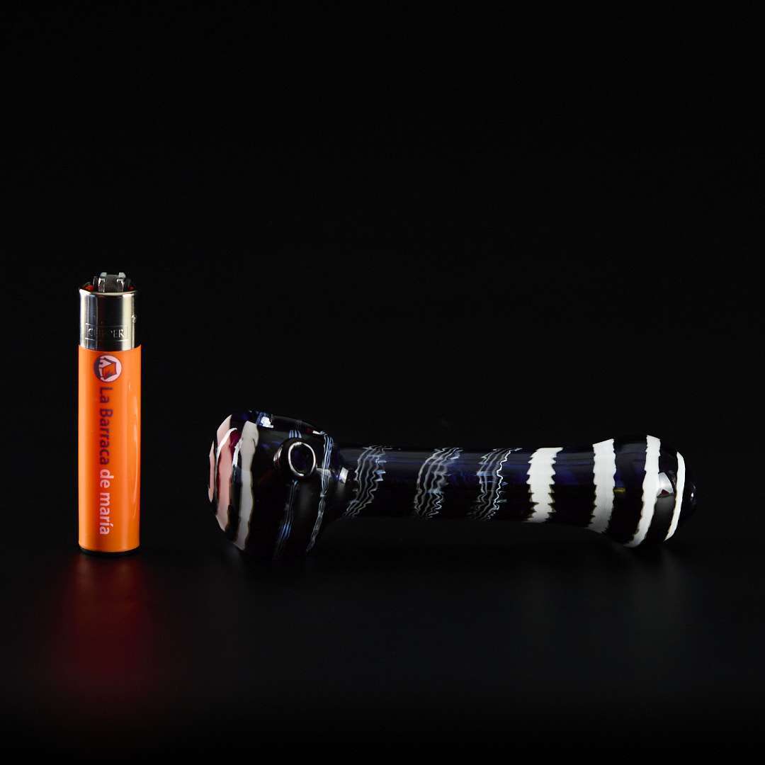 Pipa de cristal americana 14cm Negra espiral blanca y con puntos