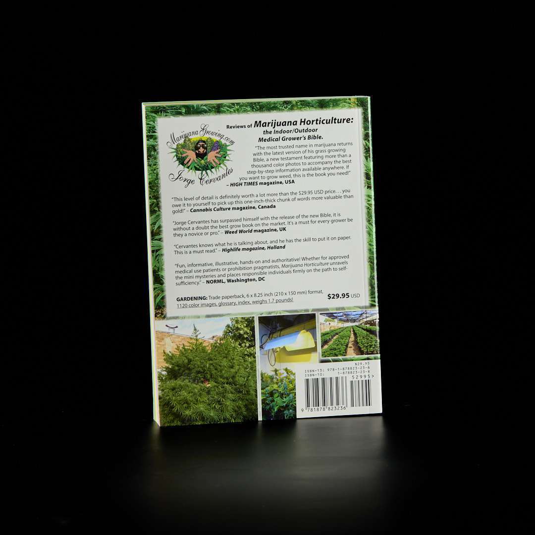 La Biblia Horticultura del Cannabis en inglés de Jorge Cervantes