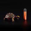 Tortuga de metal con base de ocultación