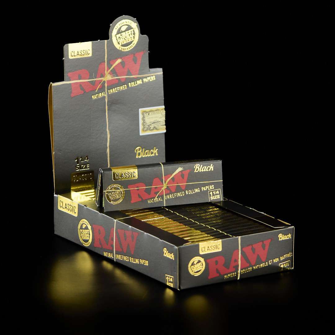Papel Raw 1.1/4 Black 24u.