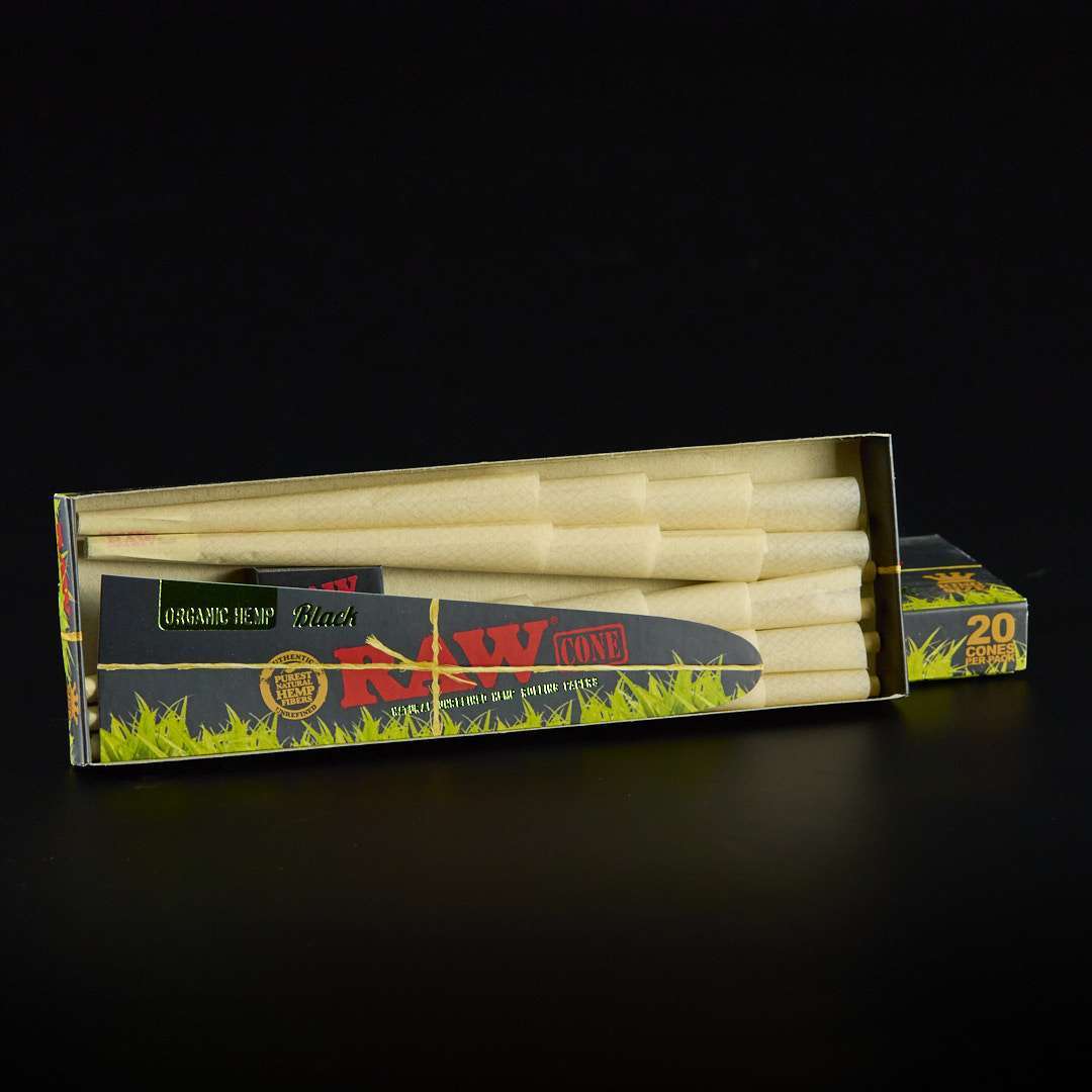 Papel Raw Conos King Size Black Orgánico 20u.