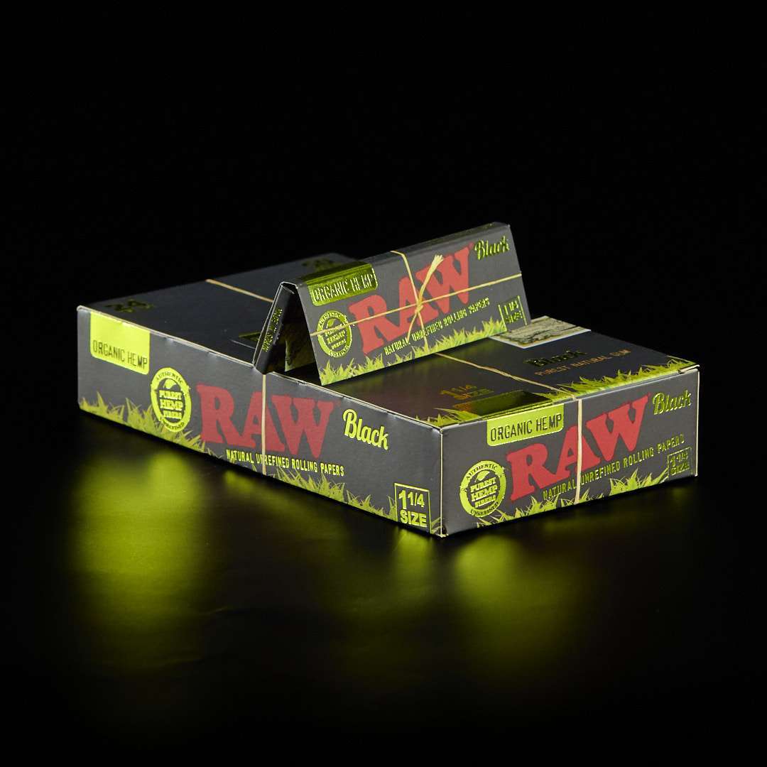 Papel Raw 1.1/4 Black Orgánico 24u.