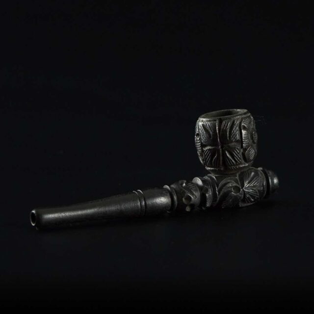 Pipa de madera 12cm Cazoleta tallada y con tiro frontal