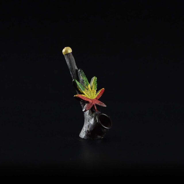 Pipa de madera y resina 12cm Hoja rasta en pie