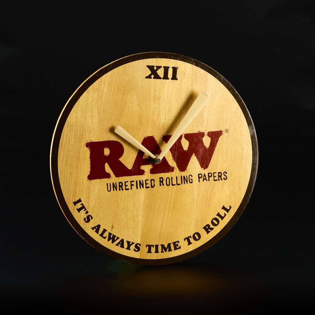 Reloj de madera de Raw