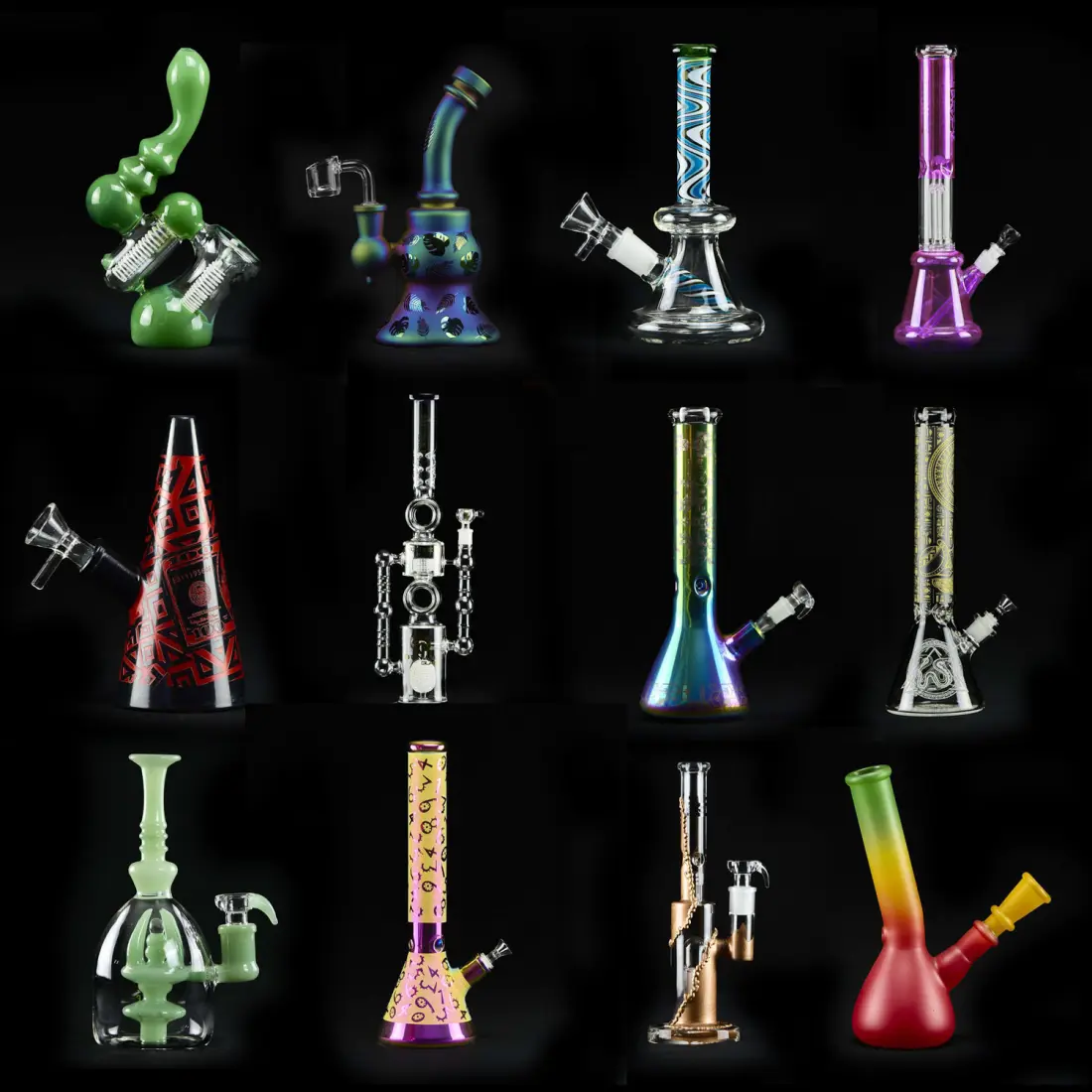 Bongs de cristal de colores sobre fondo negro